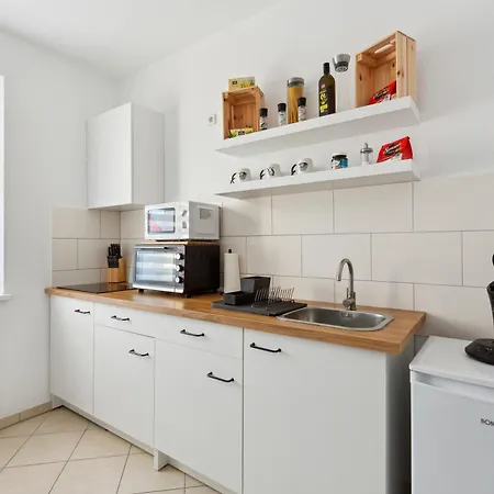 Appartement Larooms - Ns01 - 2 - 4 Betten - Waschmaschine - Parkplatz Merseburg