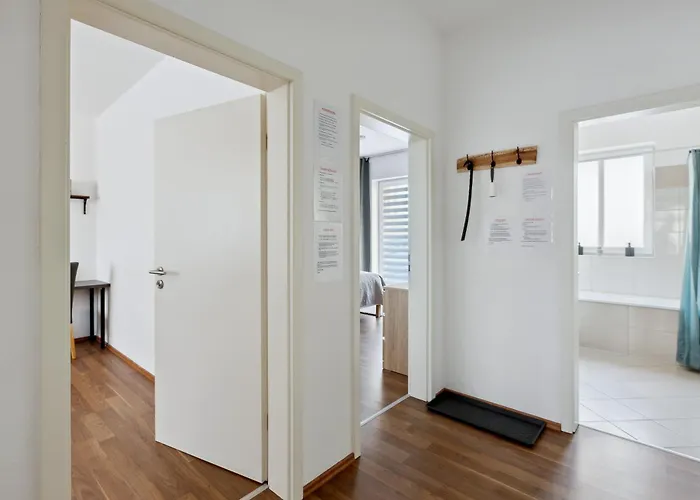 Larooms - Ns01 - 2 - 4 Betten - Waschmaschine - Parkplatz Merseburg